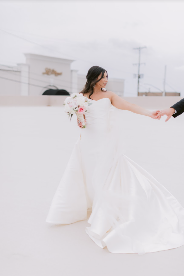 Nicole + Ryan. Desktop Image